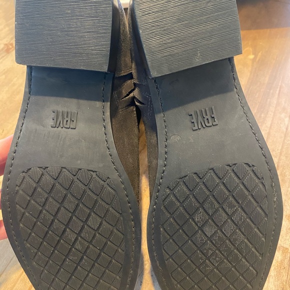 Frye Suede Harness Ankle Boots Gray Buckle Moto Style Women’s Size 8 B - Picture 13 of 13